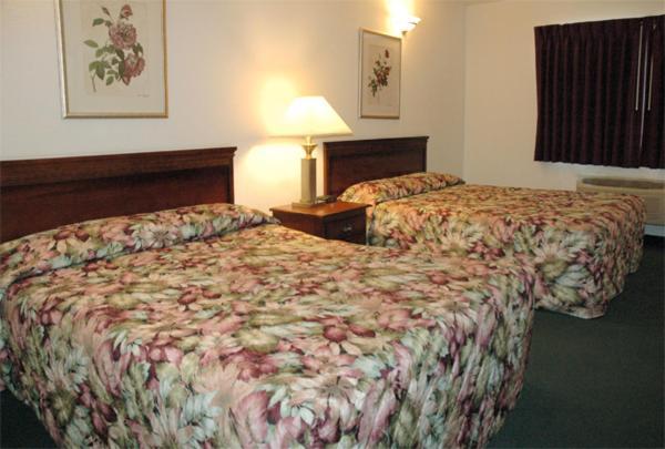 Zellar'S Village Inn Newberry 객실 사진