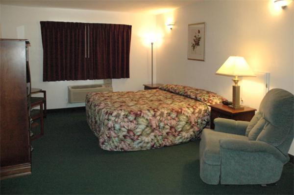 Zellar'S Village Inn Newberry 객실 사진