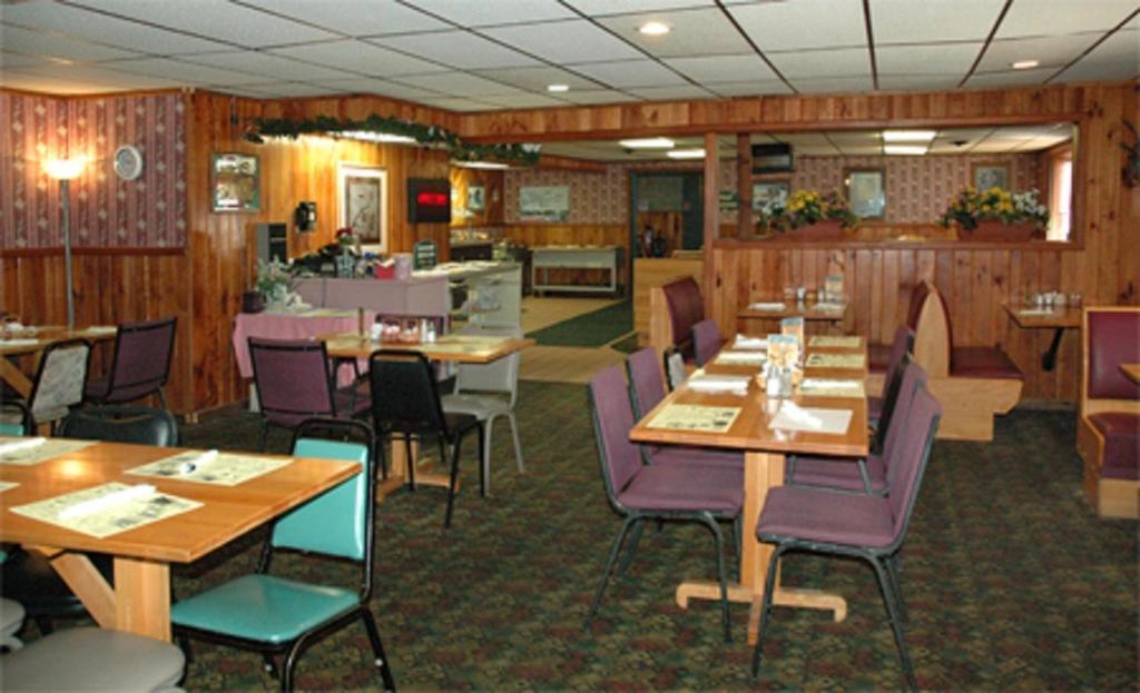 Zellar'S Village Inn Newberry 외부 사진